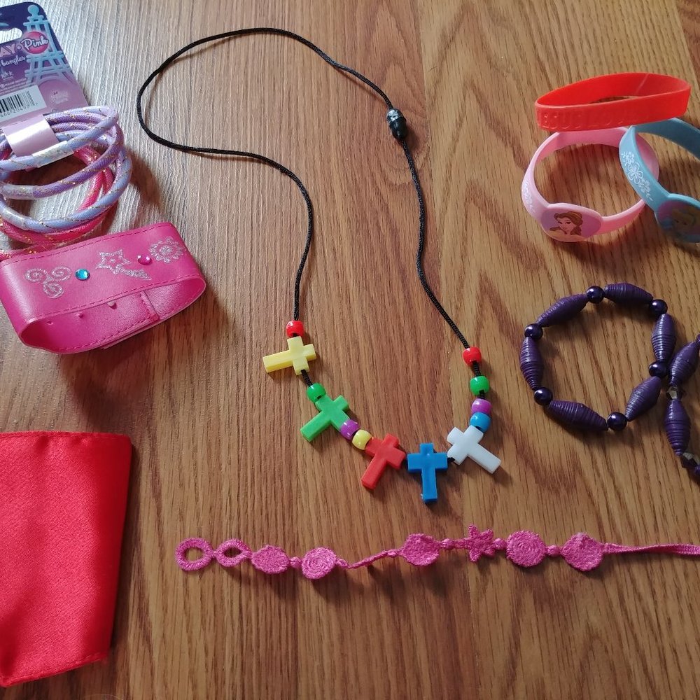 BIG Girls Jewelry Lot Bracelets necklaces crosses favors dressup princess pinata